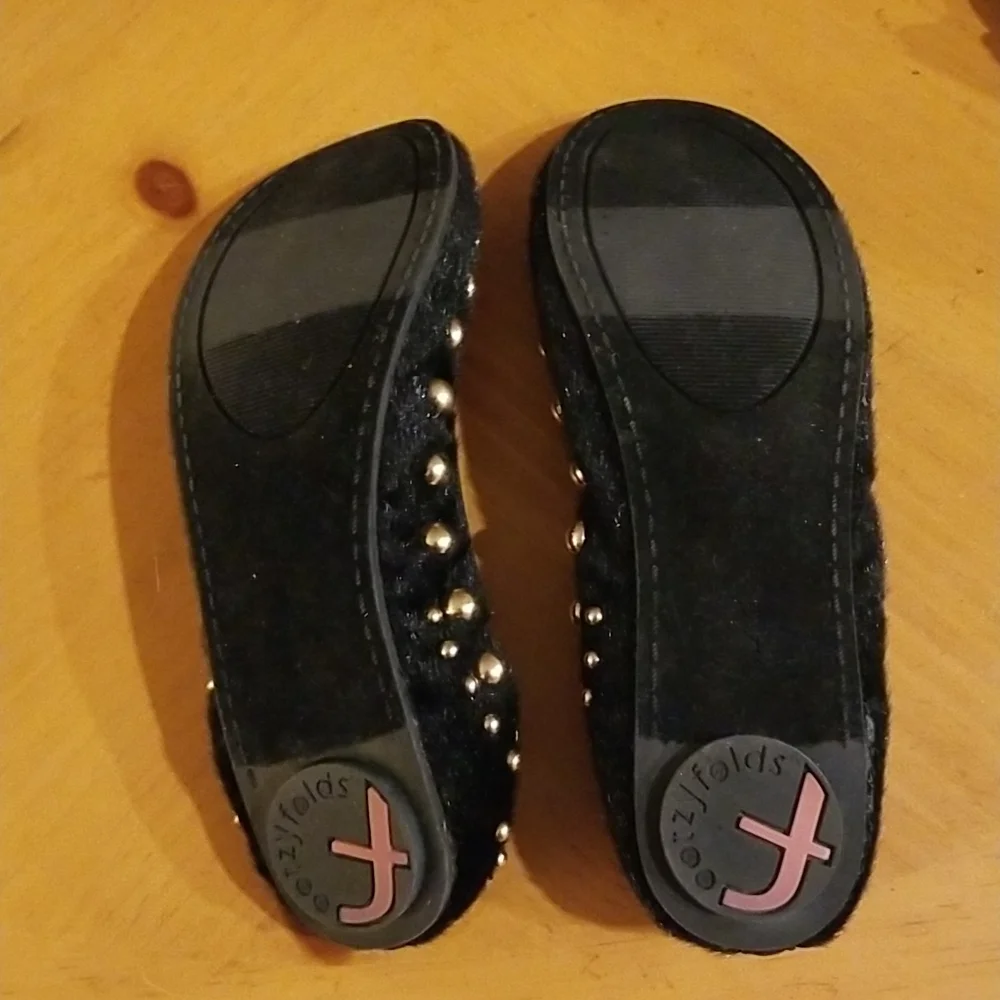 Black Foot Petals flats w studs - Picture 4 of 8